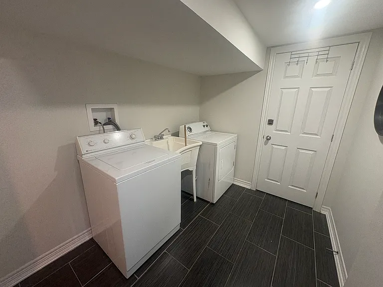 427 Talbot St #BACK — Photo 15