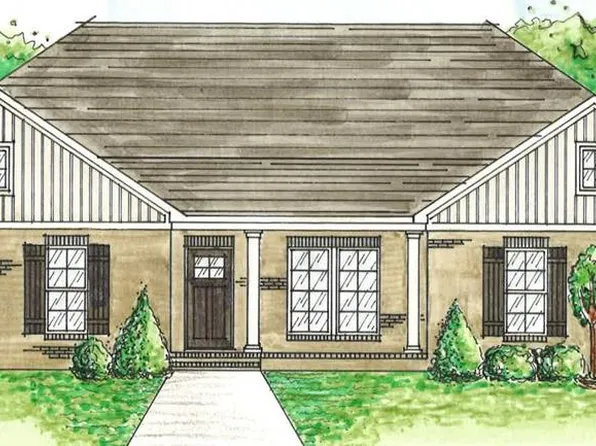 207 Cambridge Dr, Headland, AL 36345