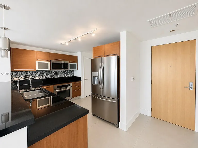 244 Biscayne Blvd #3903 — Photo 4