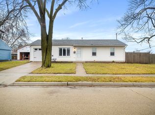 2 Elgin Ave, Romeoville, IL 60446