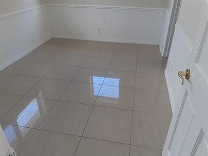 2nd image of 223 SE 14th Pl