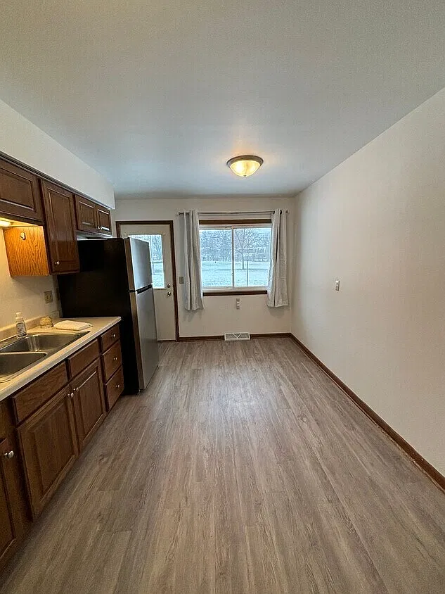 33 West Klubertanz Drive - 1 — Photo 2