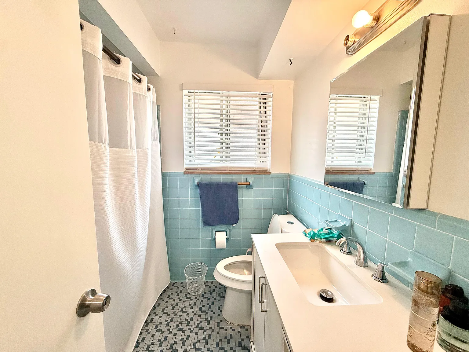 3 bed, 1.5 bath, 1100 sqft, $2,000 — Photo 2