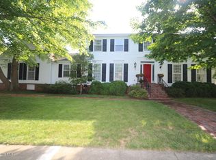 605 Bedfordshire Rd, Hurstbourne, KY 40222