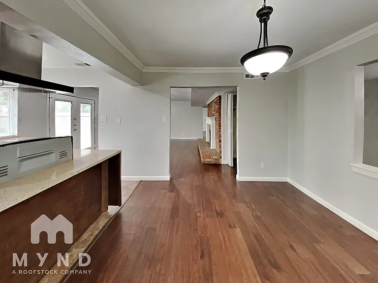 8814 Miami Dr — Photo 8