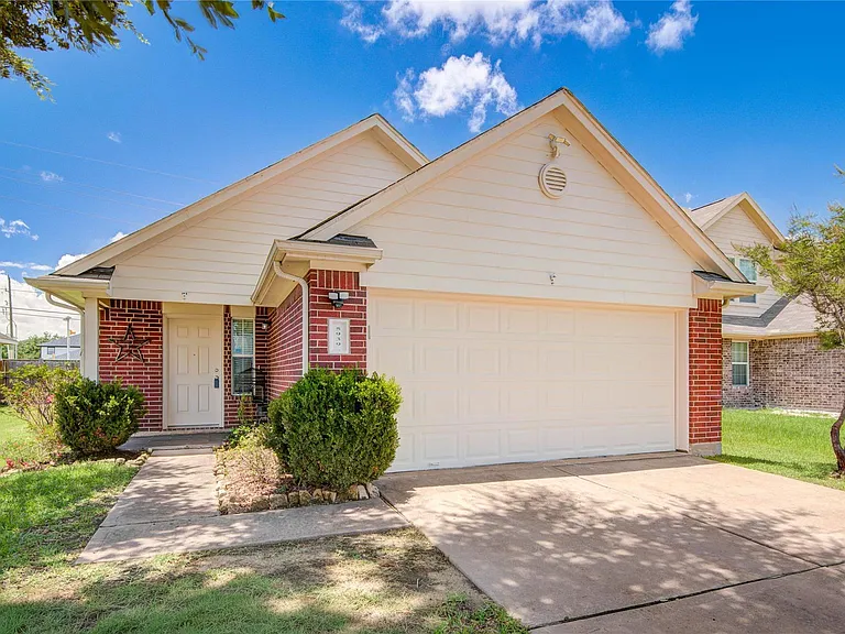 5939 Brenwood Trails Ln — Photo 3