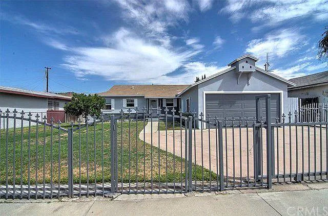 2195 Kellogg Park Dr — Photo 2
