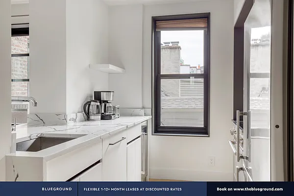 Rented by The Blueground | media 52