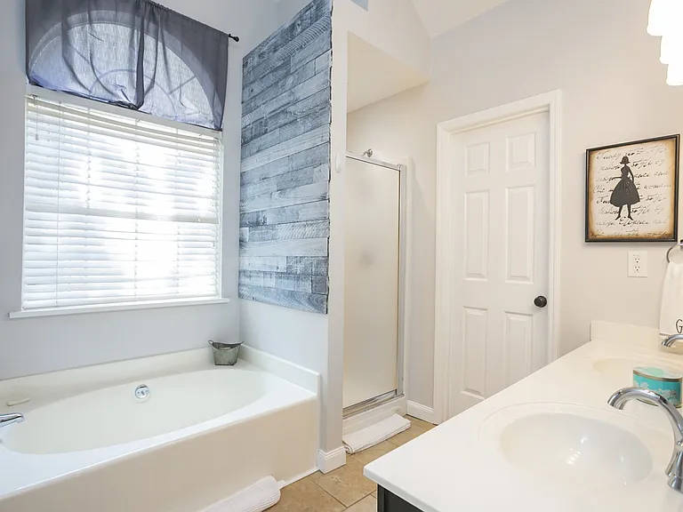 1004 Elmshade Ln — Photo 24