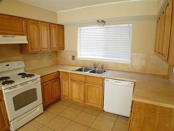4th image of 16407 Amargos Dr