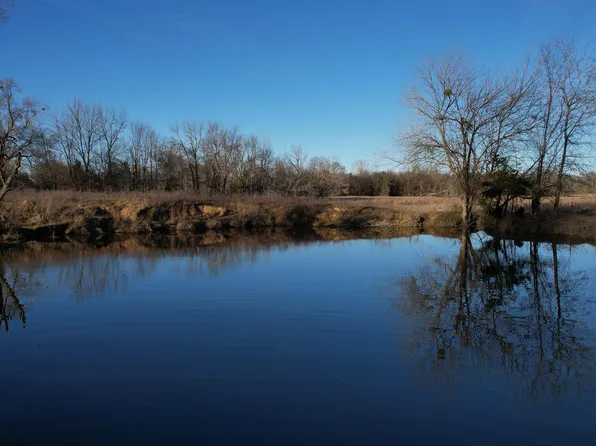 879 County Road 4640, De Kalb, TX 75559