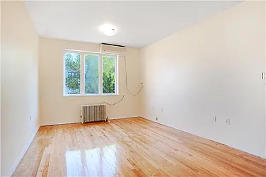 Rented by R New York