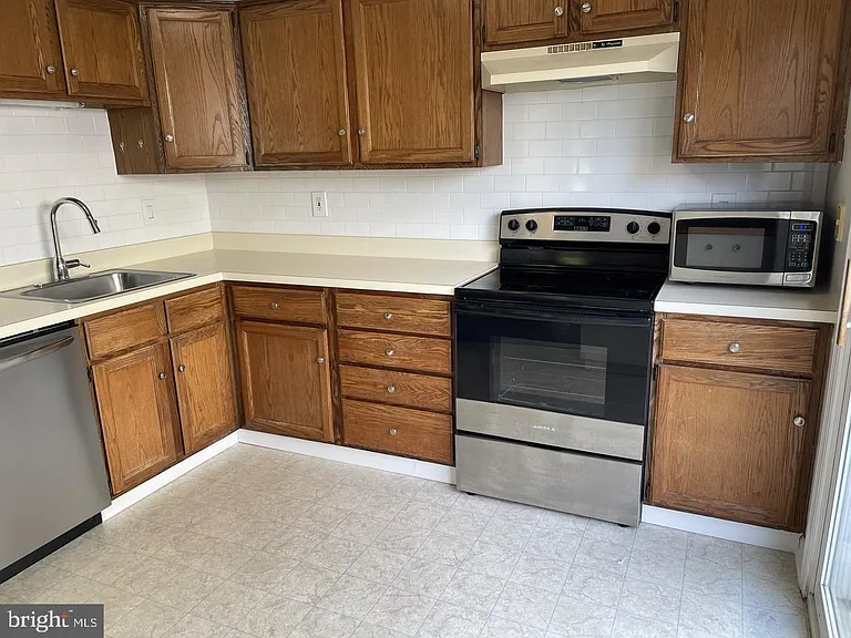 294 Woods Edge Pl — Photo 15