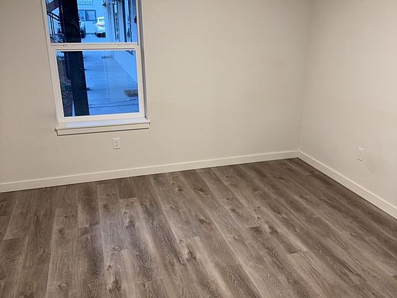 5th image of 446 NE Izett St #106
