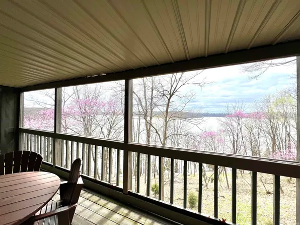 2052 E Waters Edge Dr #20, Bloomington, IN 47401