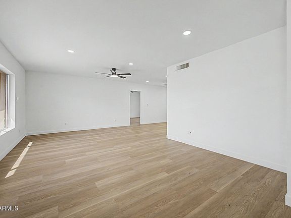 5th image of 5122 W ROYAL PALM Road