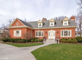 306 Downing Rd, Riverside, IL 60546