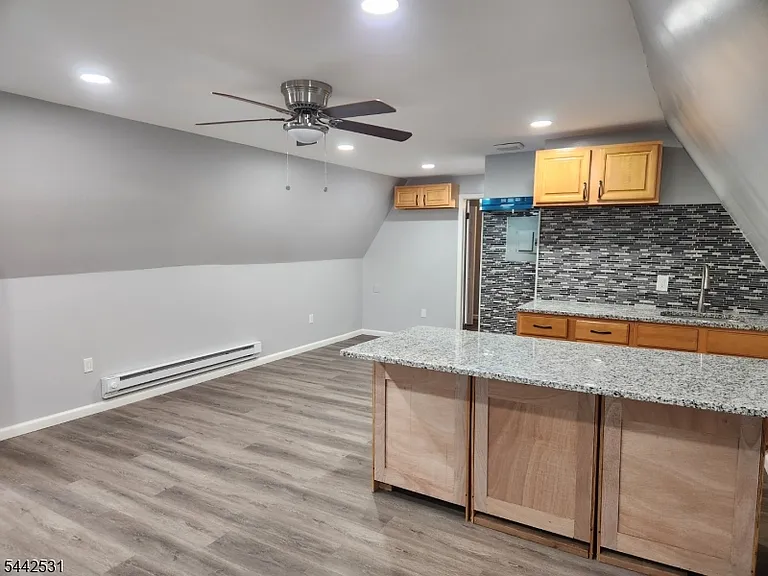 1025 Anna St — Photo 5