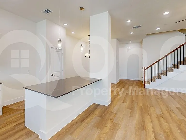 353 Buck Ridge Dr — Photo 5