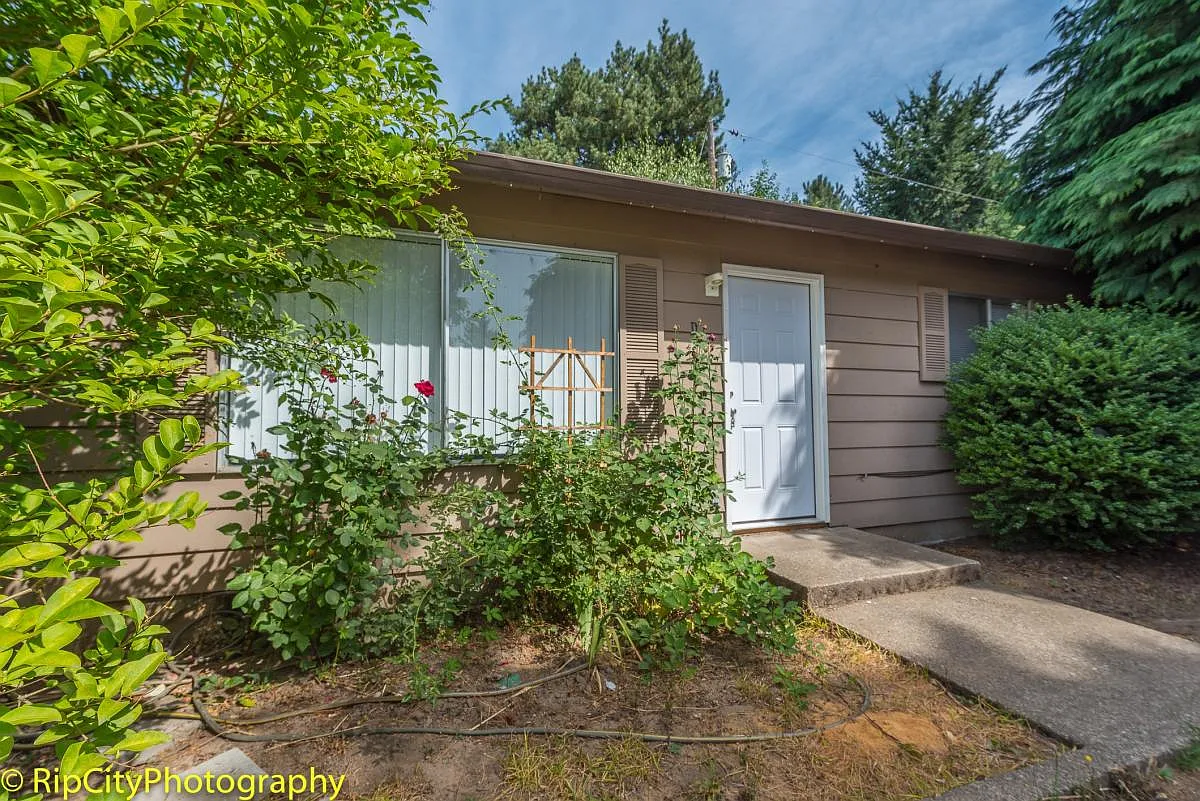 388 NW Connell Ave #3 photo 1