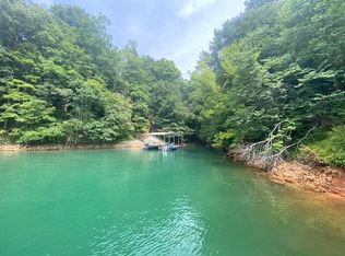 Fox Lake Ln, Lafollette, TN 37766