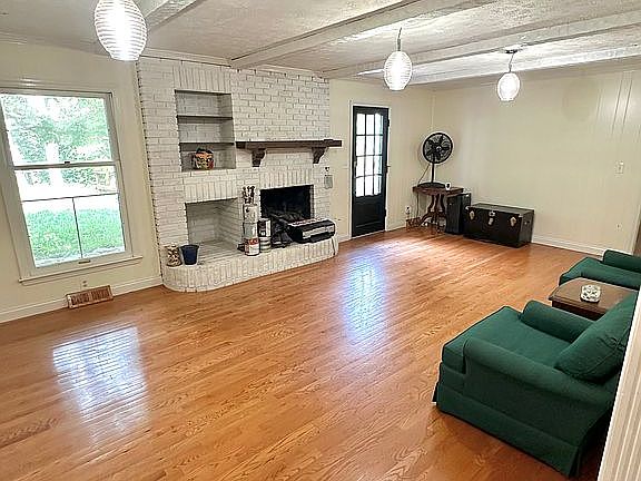 4th image of 3309 Grasmere Dr
