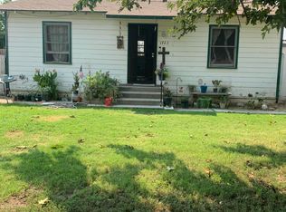 1723 W Elowin Ave, Visalia, CA 93291