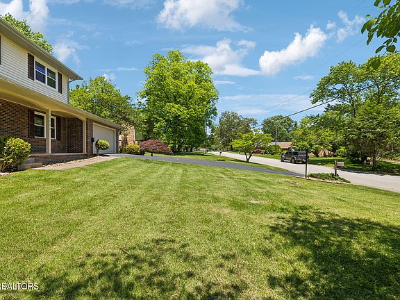 5th image of 1009 Brantley Dr
