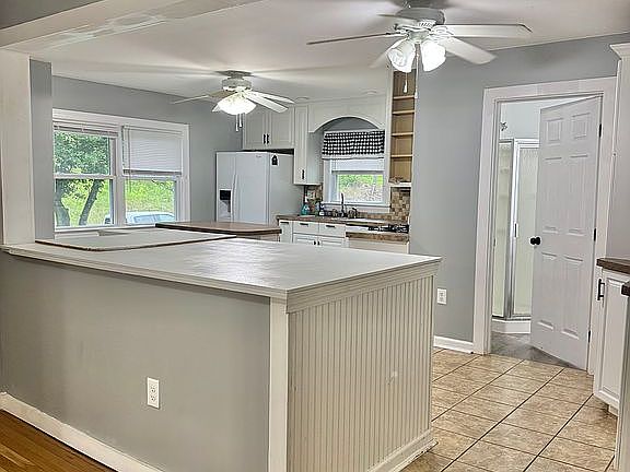 4th image of 4876 Winters Ln