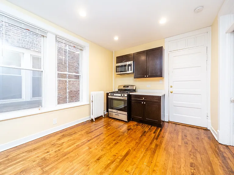 1204 Lexington — Photo 17
