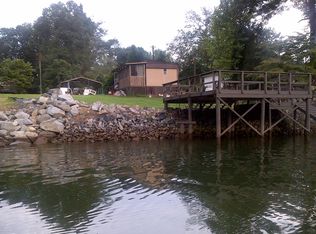 1129 Riverside Dr, Charlotte, NC 28214