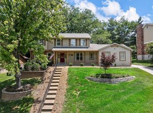 180 Spring Oaks Dr, Ballwin, MO 63011