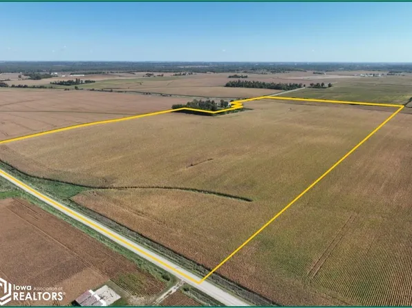 Clinton Rd, Palo, IA 52324