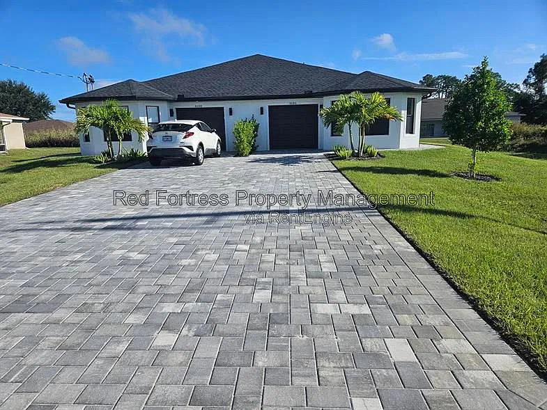 4686 Golfview Blvd