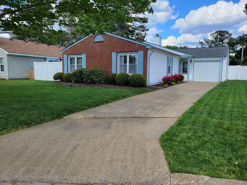 1st image of 1020 White Oak Ct S