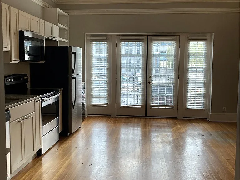 20 Tracy St #5 — Photo 5