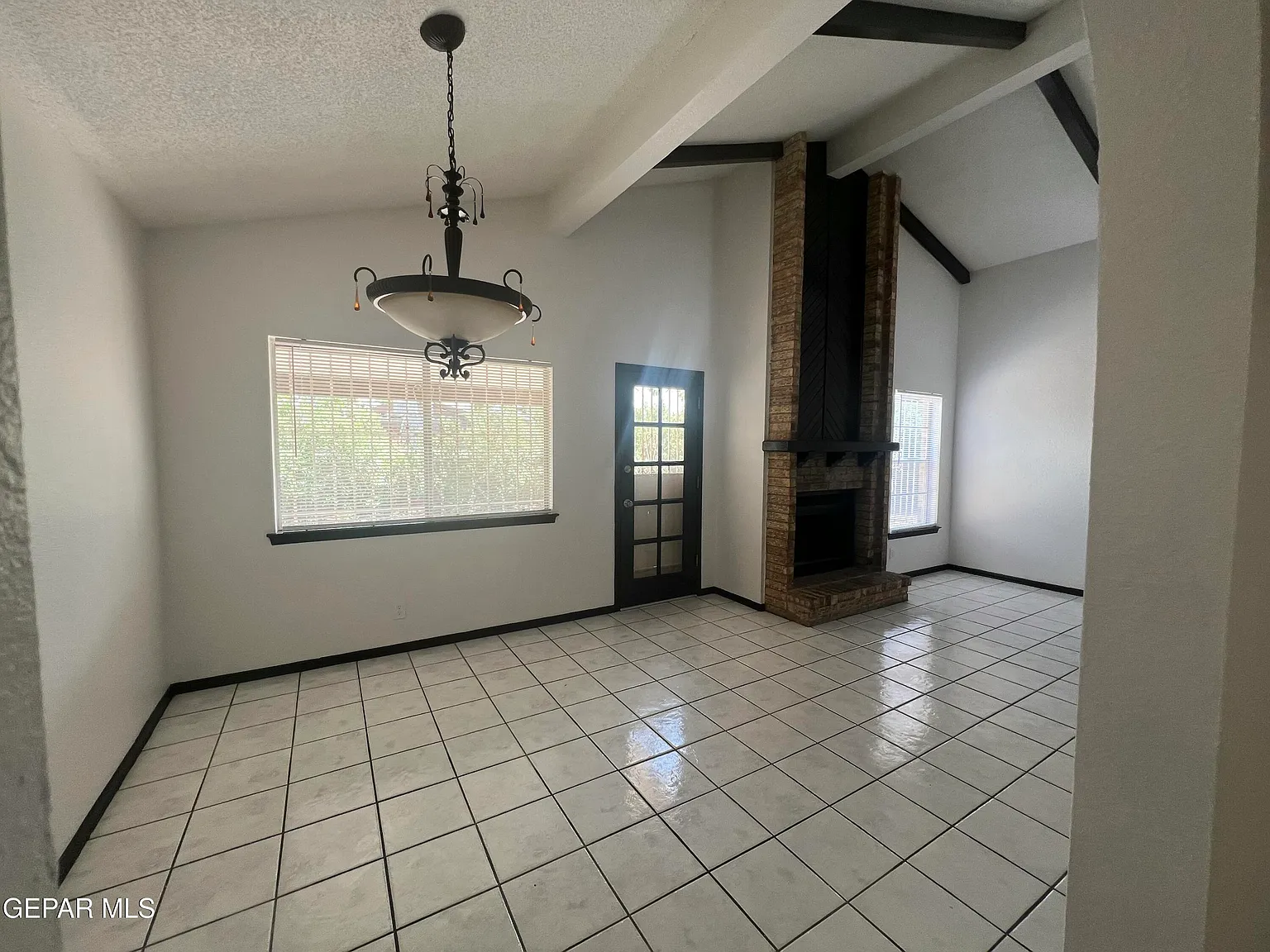 3 bed, 1489 sqft, $1,895 — Photo 3