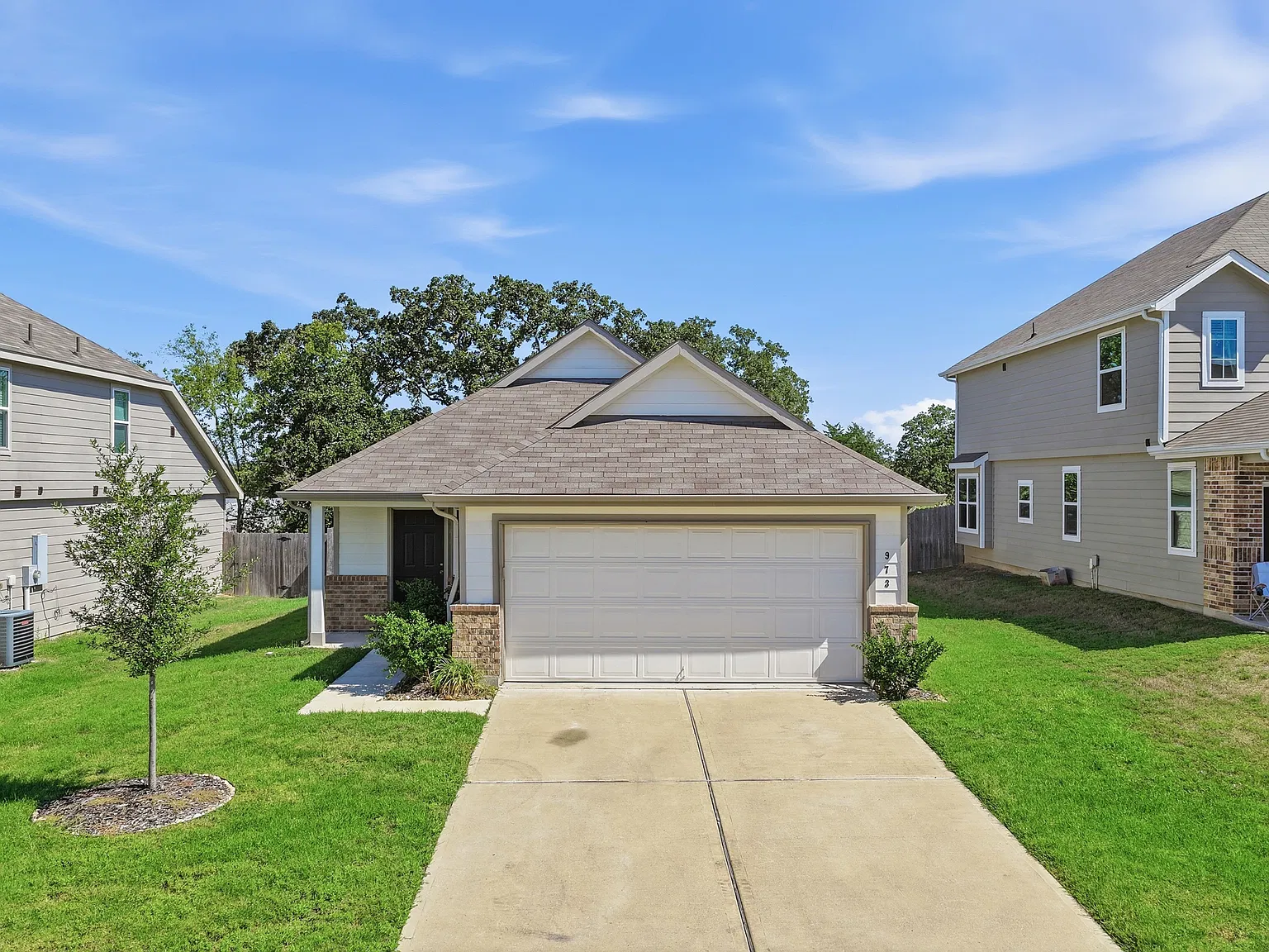 3 bed, 1318 sqft, $1,900 — Photo 3