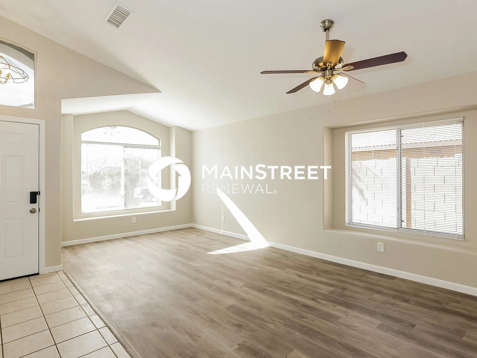 118 Villa Theresa Dr — Photo 2