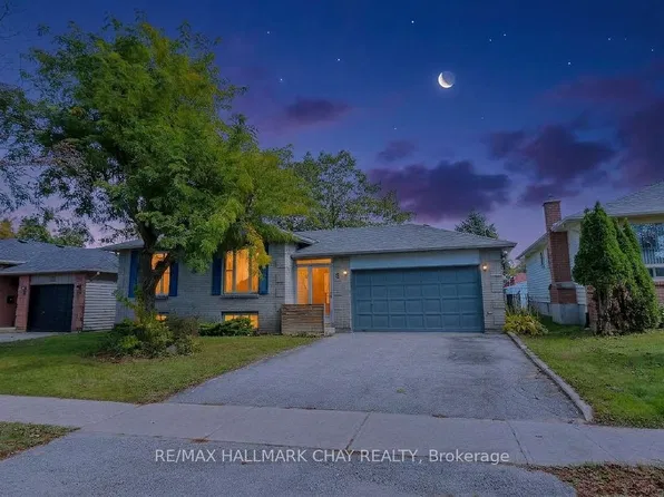 9 Bronte Cres, Barrie, ON L4N 5B8