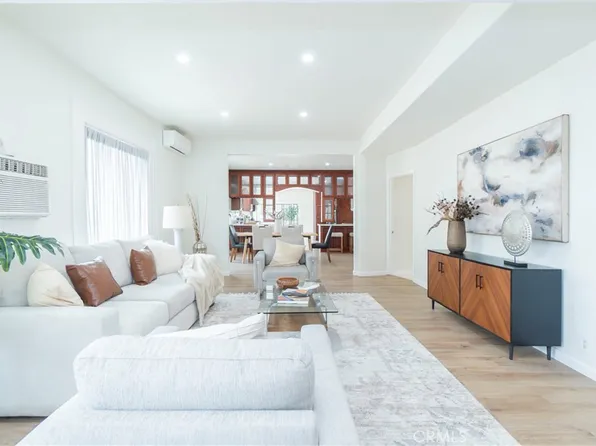 232 W 40th Pl, Los Angeles, CA 90037