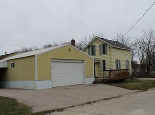 611 S Mill St, Decorah, IA 52101