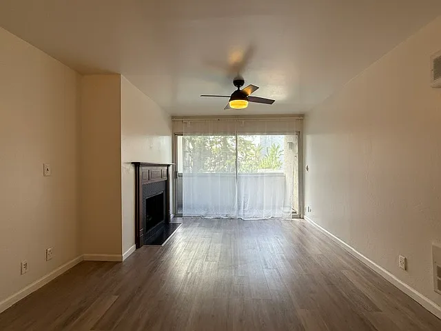 2 bed, $3,075 — Photo 2
