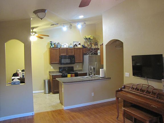 5th image of 2823 S 160th Ln