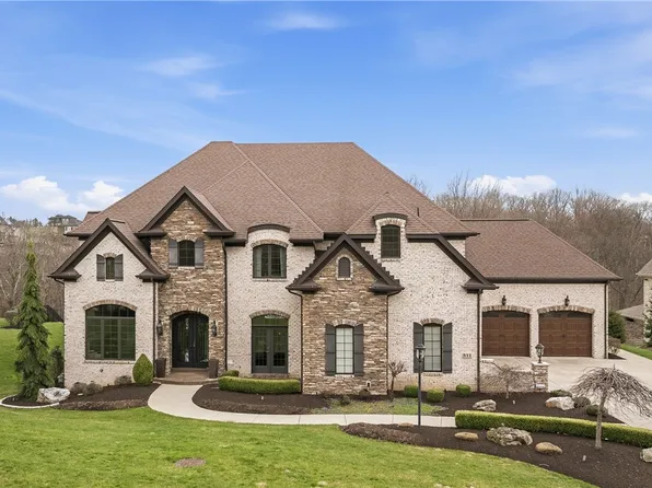 511 Langdon Dr, Gibsonia, PA 15044