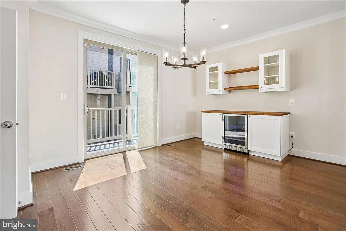4 bed, 5.0 bath, 2896 sqft, $4,500 — Photo 4