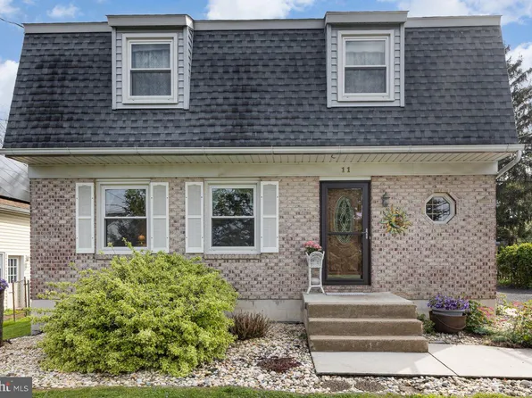 11 Givler Ave, Enola, PA 17025