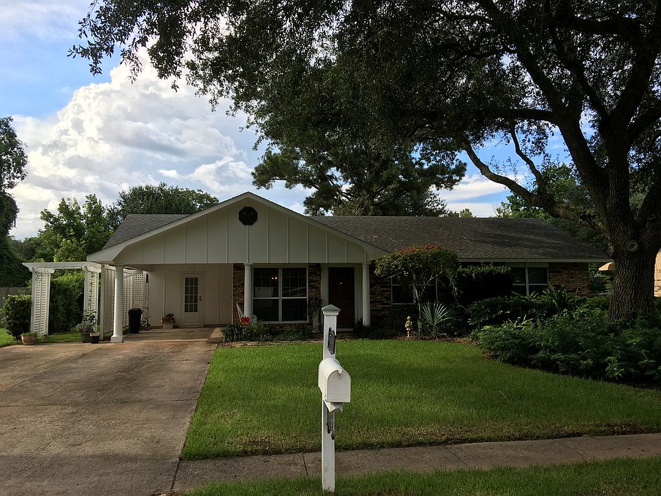 1st image of 5808 Skylark Dr