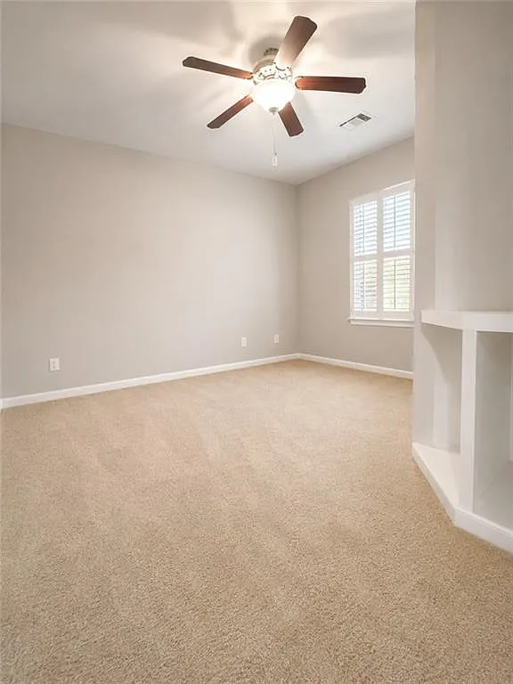 4 bed, 4.0 bath, 1902 sqft, $2,150 — Photo 4