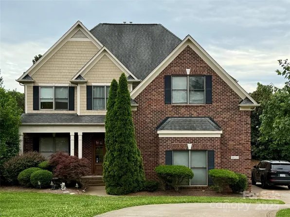 8620 Rolling Fields Rd, Mint Hill, NC 28227